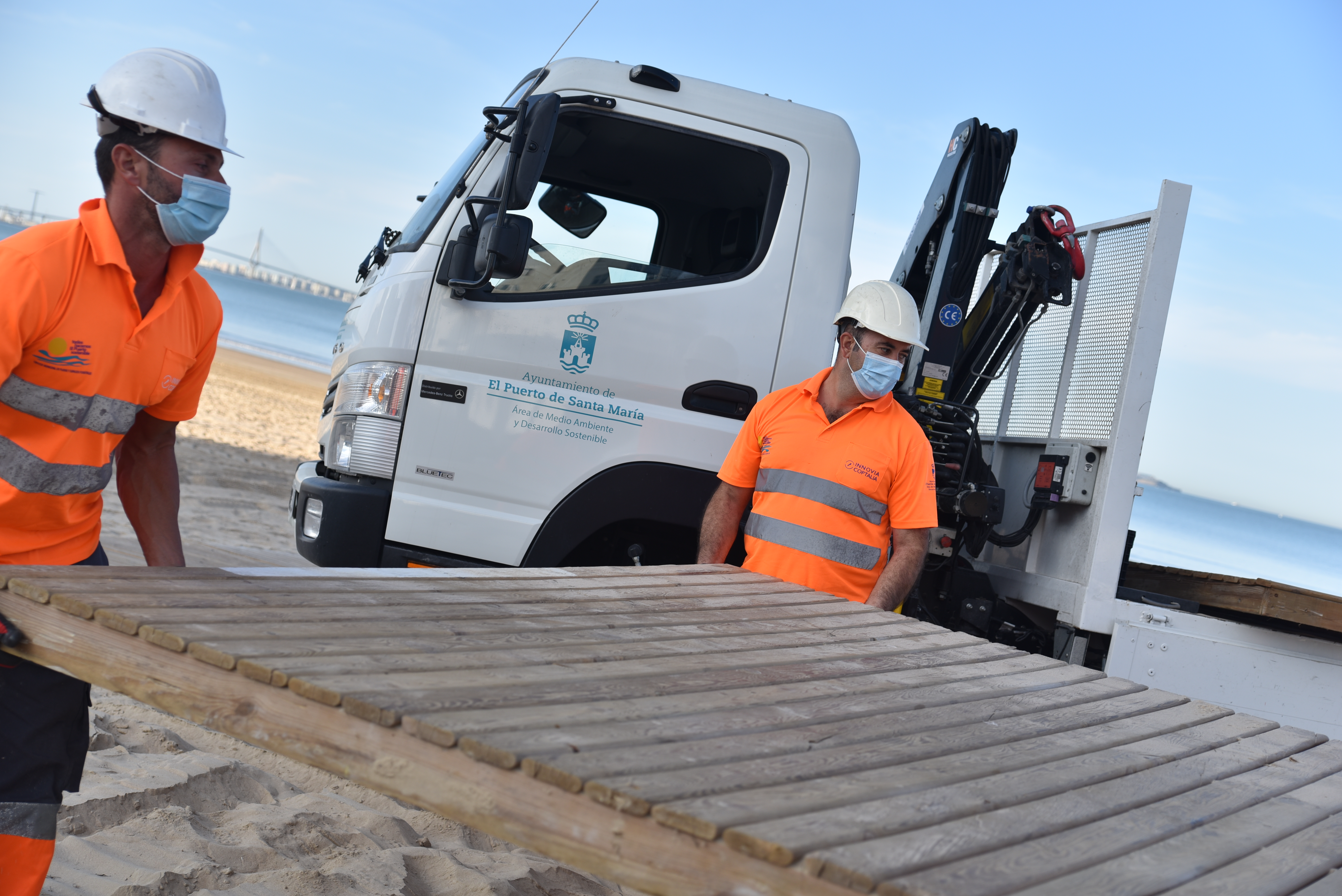 El alcalde visita la conducción de desagüe que se utilizará para el  aliviadero de Écija | Andalucía Información. Todas las noticias de Rota